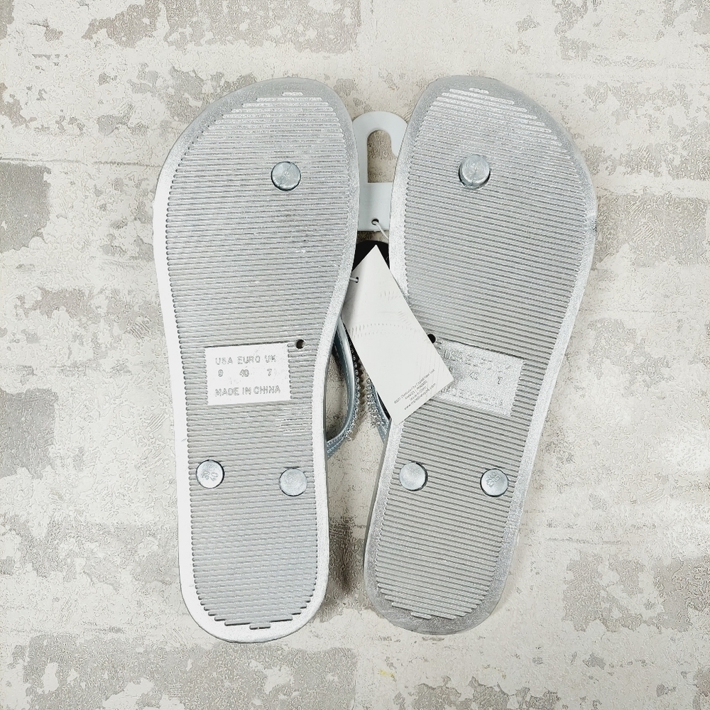 New Bundle of 2 Capelli  Silver/White Slip On Thong Slippers F834 - Picture 3 of 8
